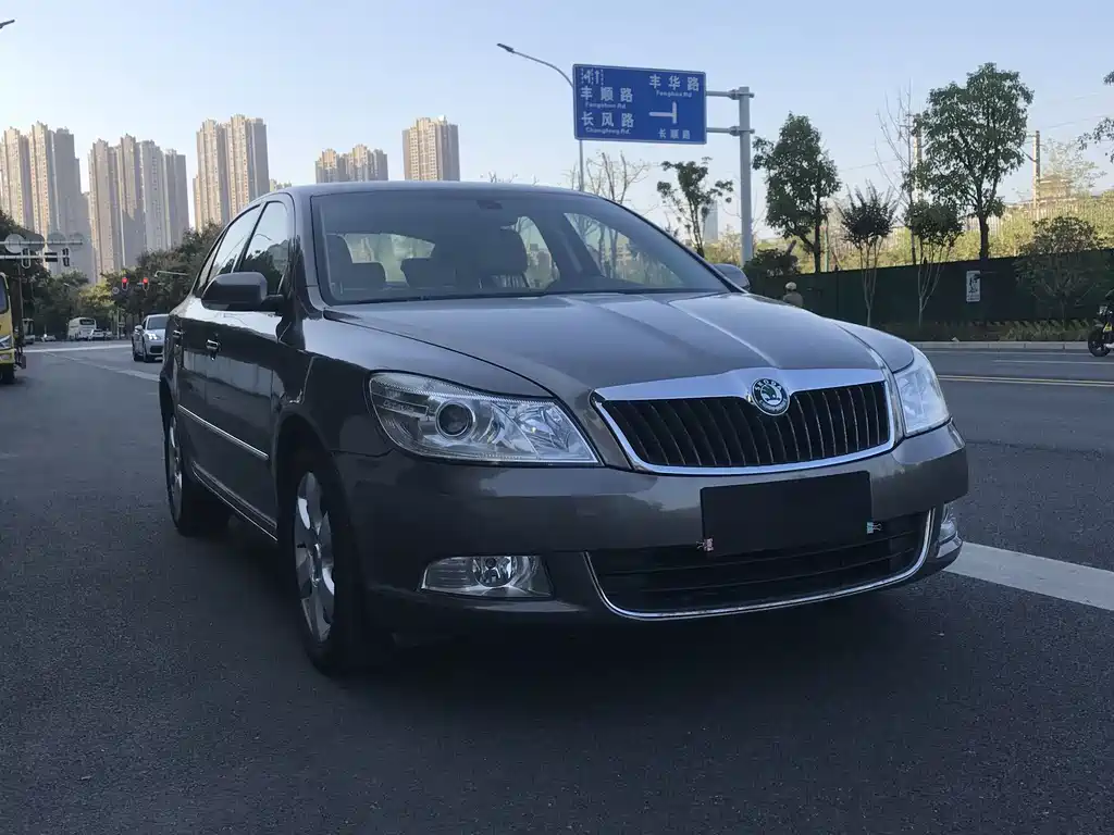 Octavia 明锐 2010款 1.4 TSI DSG逸俊版