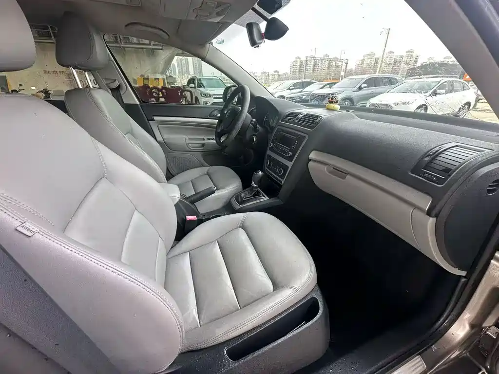 Octavia 明锐 2010款 1.4 TSI DSG逸俊版