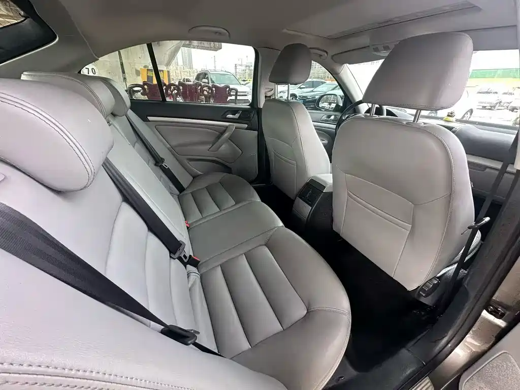 Octavia 明锐 2010款 1.4 TSI DSG逸俊版