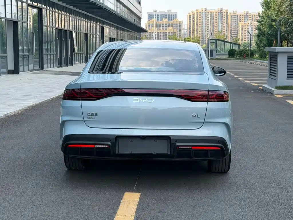 Qin L DM-i 120 KM Outstanding