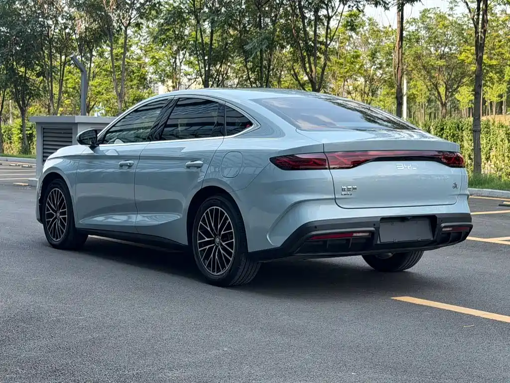 Qin L DM-i 120 KM Outstanding