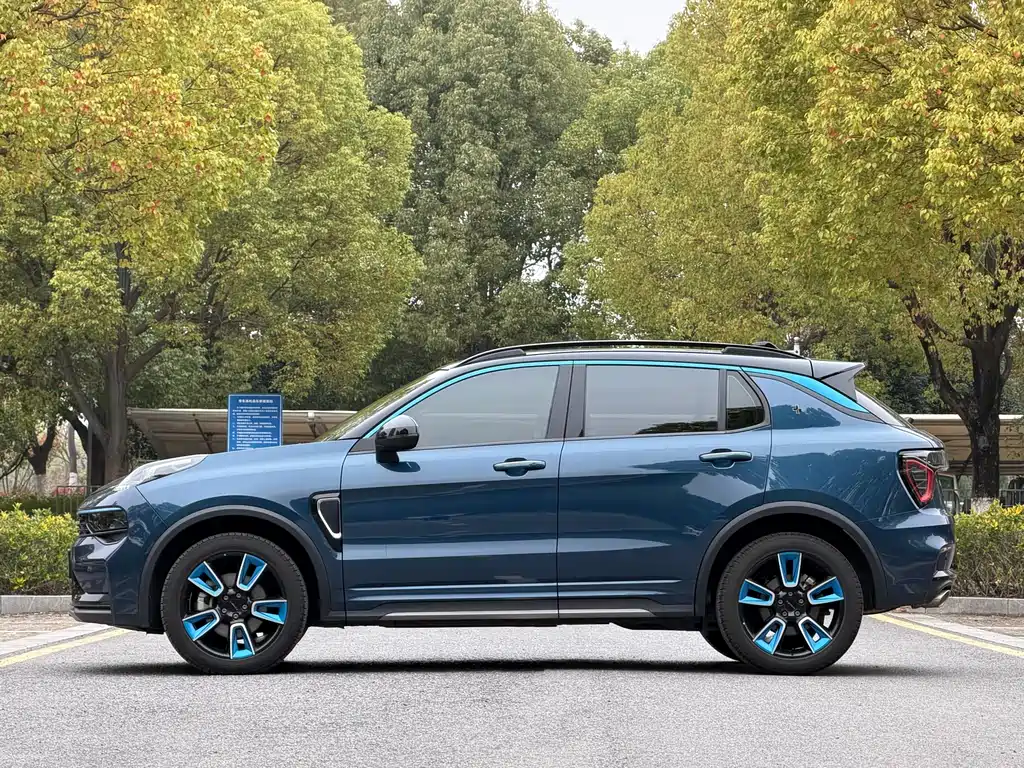 Lynk & Co 01 2.0 TD 2 WD Shine Pro