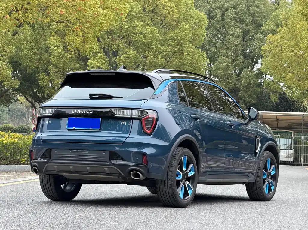 Lynk & Co 01 2.0 TD 2 WD Shine Pro
