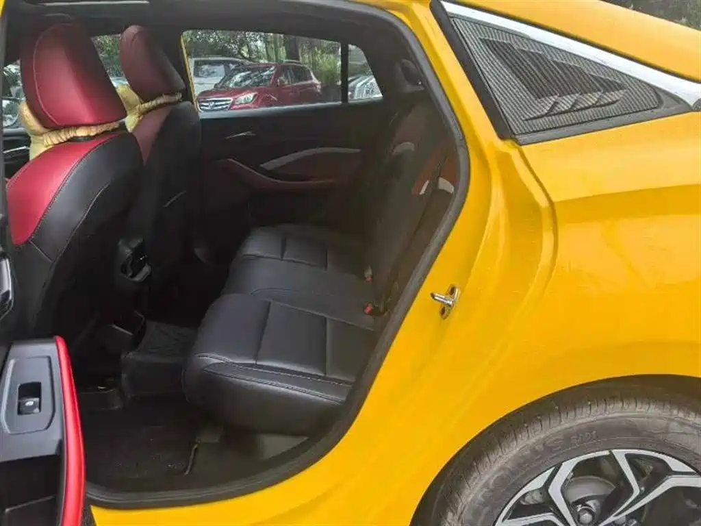 MG5 180 DVVT CVT Youth Style