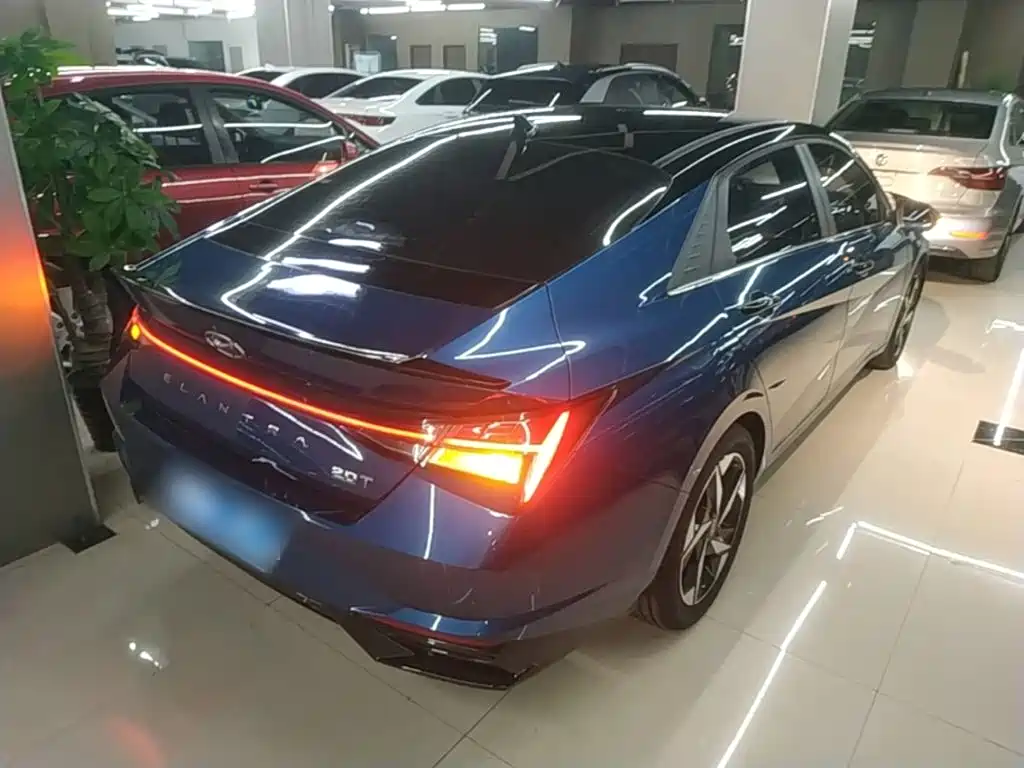 Elantra 1.5 L CVT LUX Distinguished