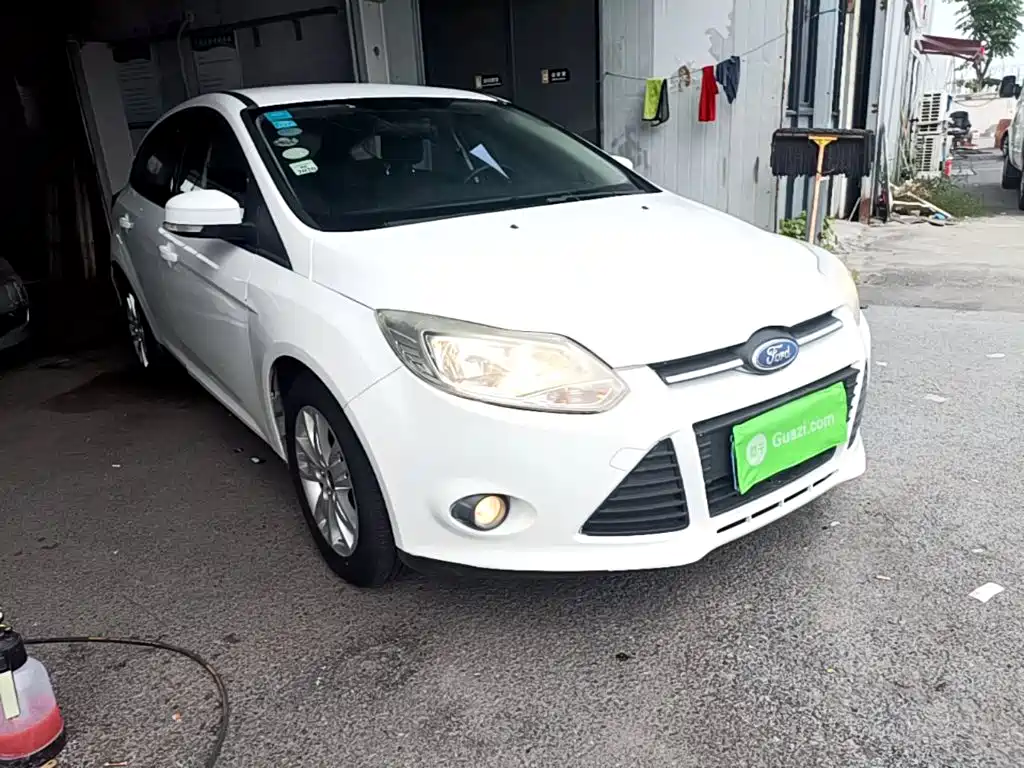 Focus Hatchback 1.6 L Auto Comfort