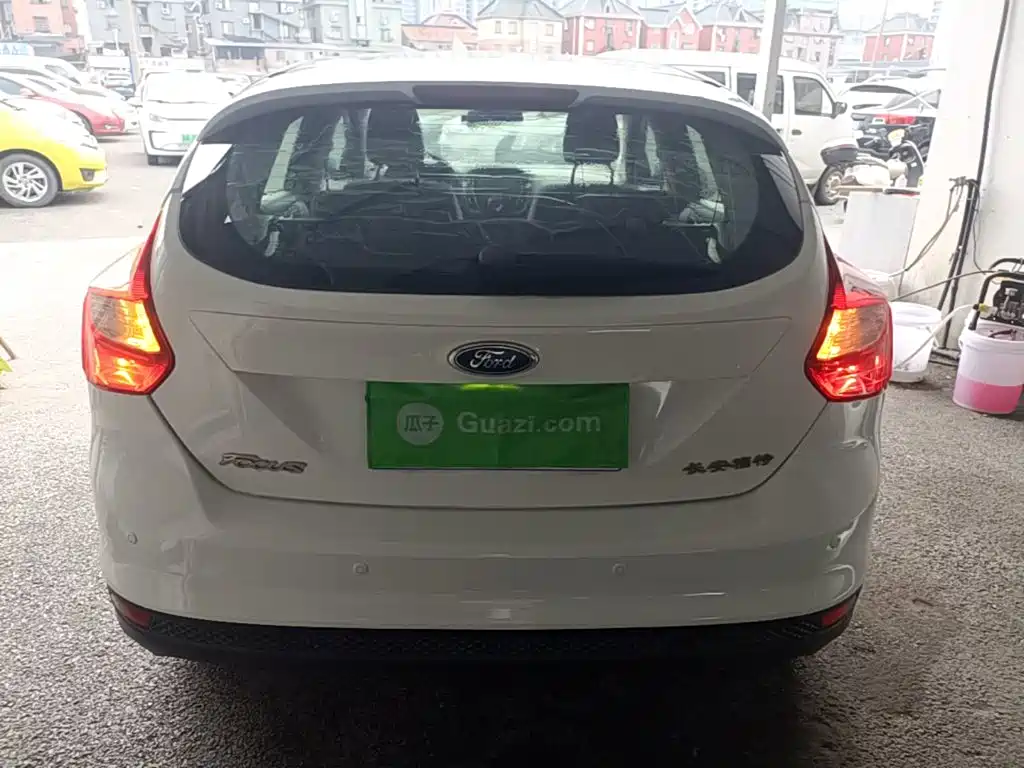Focus Hatchback 1.6 L Auto Comfort
