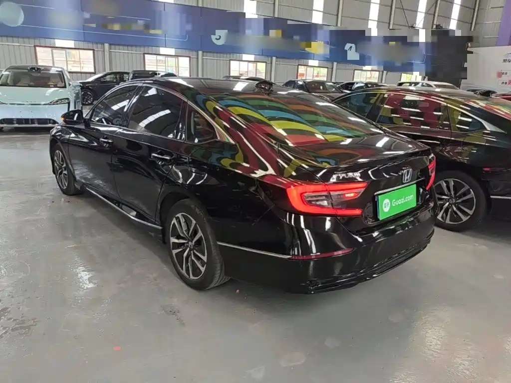 Accord Sharp· Hybrid 2.0 L Sharp Leading