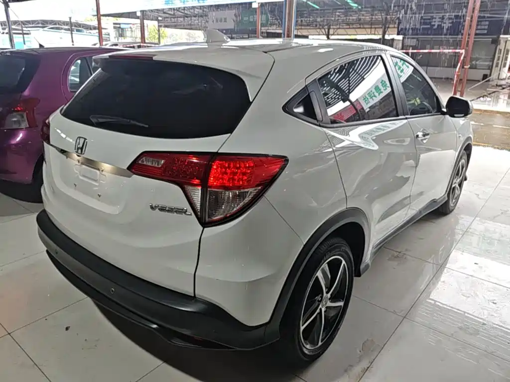 Vezel 1.5 L CVT Pioneer