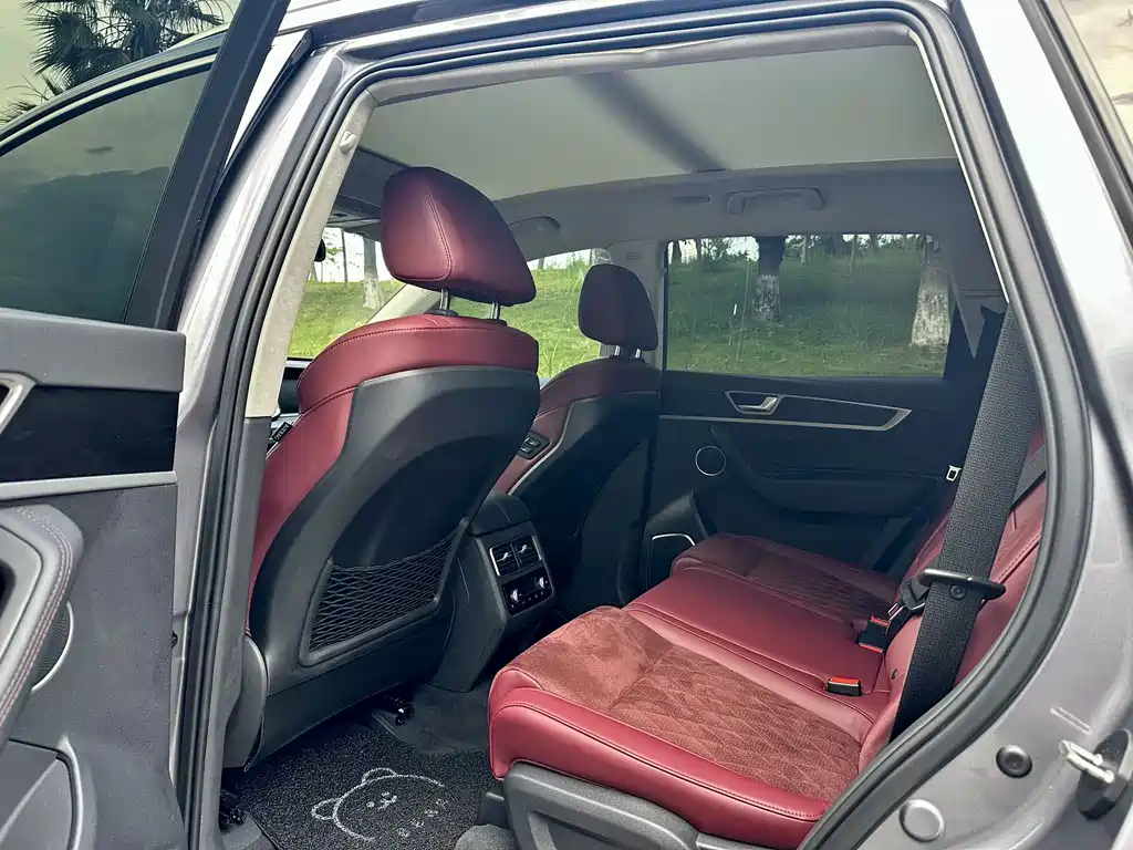 Hongqi HS7 2.0 T DCT 2 WD Connected Flagship 7-seat