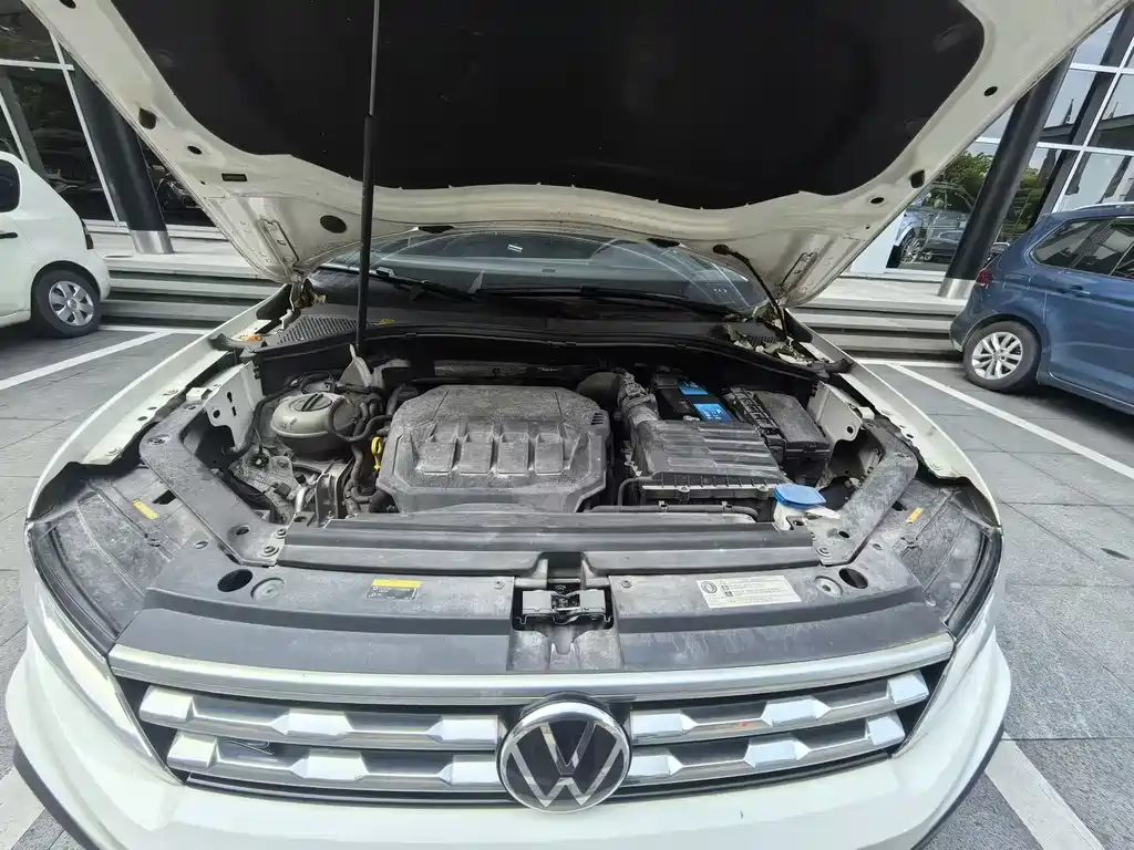 Tiguan L 330 TSI Auto 2 WD R-Line Flagship CN-VI