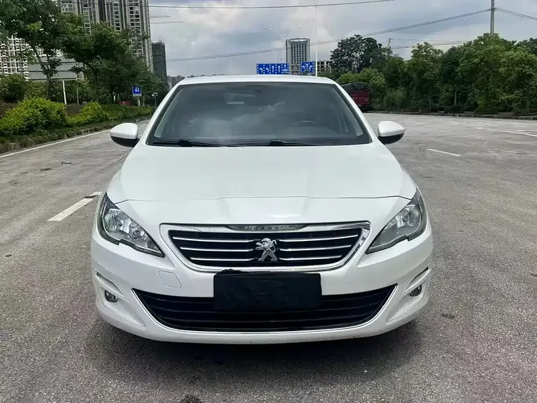 Peugeot 408 1.6 T Auto Luxury