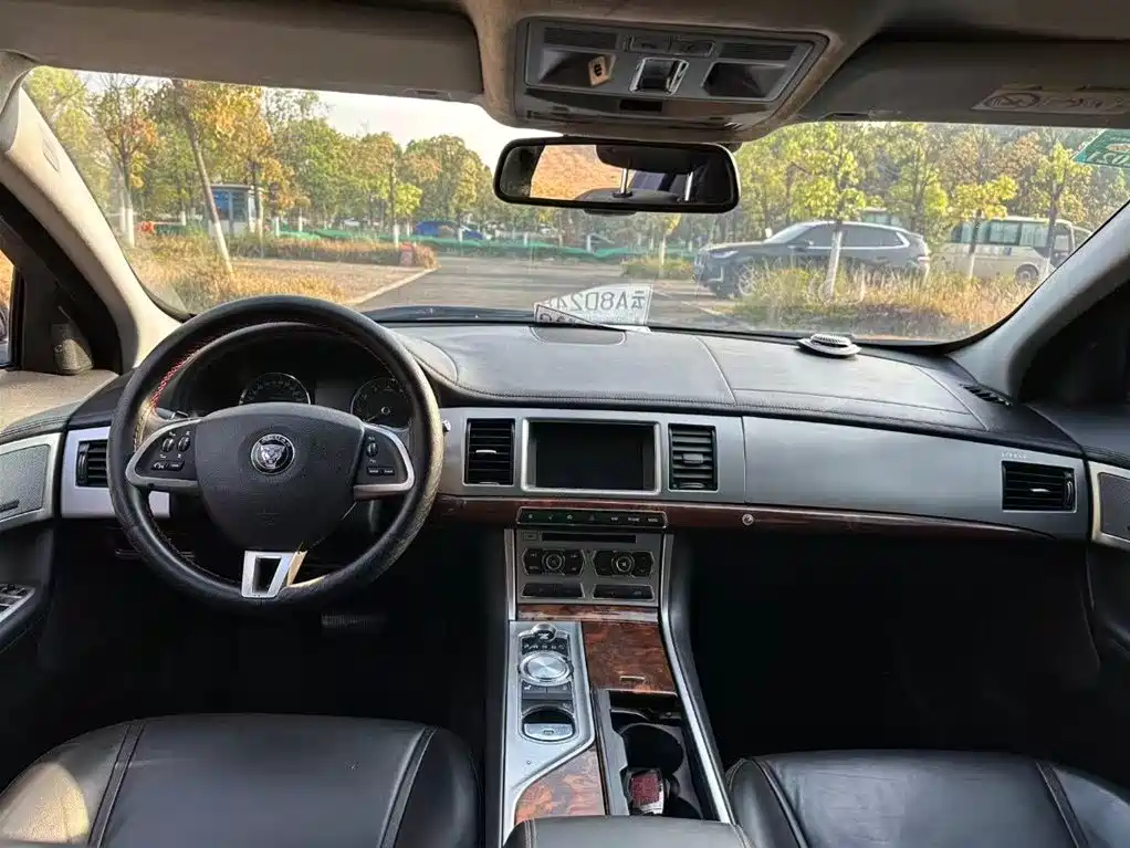 Jaguar XF XF 2.0 T Luxury