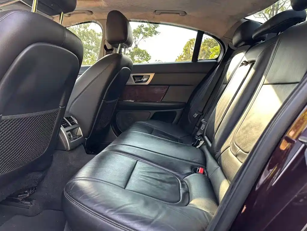 Jaguar XF XF 2.0 T Luxury