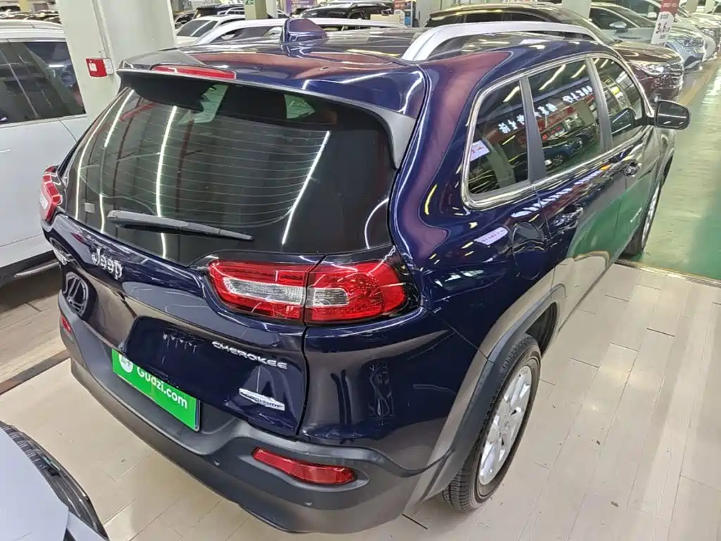 Cherokee 2.4 L Leading Intelligent