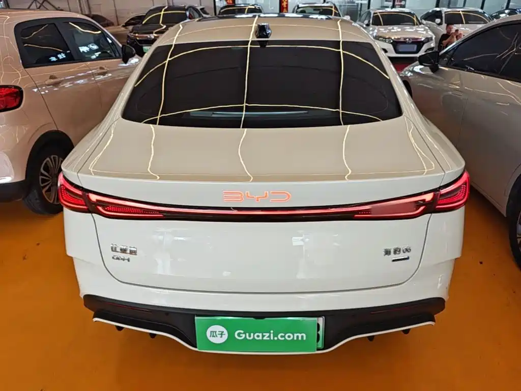 Seal 06 DM-i Smart Drive 120 KM Honored