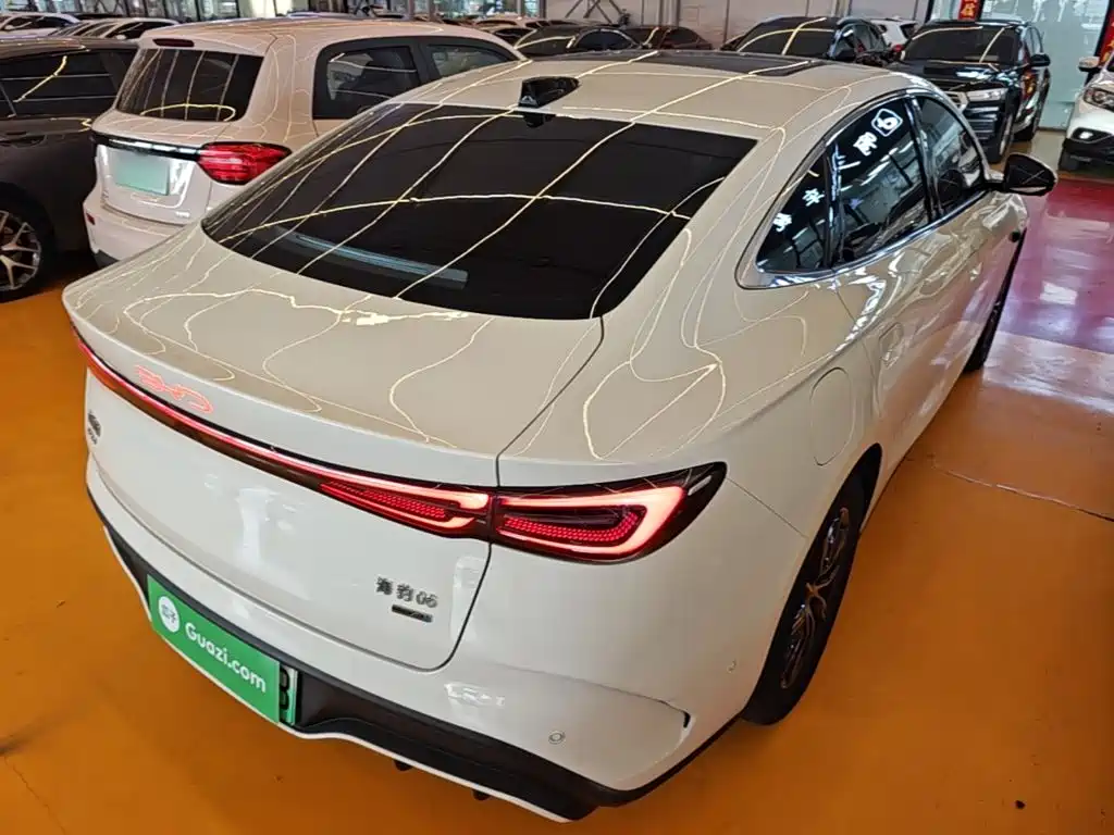 Seal 06 DM-i Smart Drive 120 KM Honored