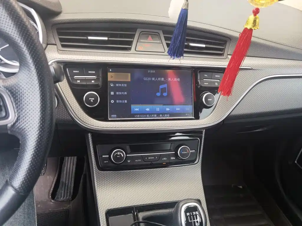 Emgrand GS 帝豪GS 2016款 优雅版 1.3 T 手动领尚型