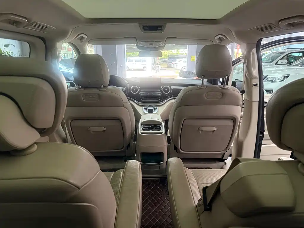 Mercedes-Benz V-Class V 260 L Distinguished Extended