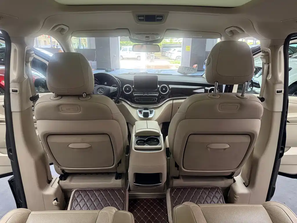 Mercedes-Benz V-Class V 260 L Distinguished Extended