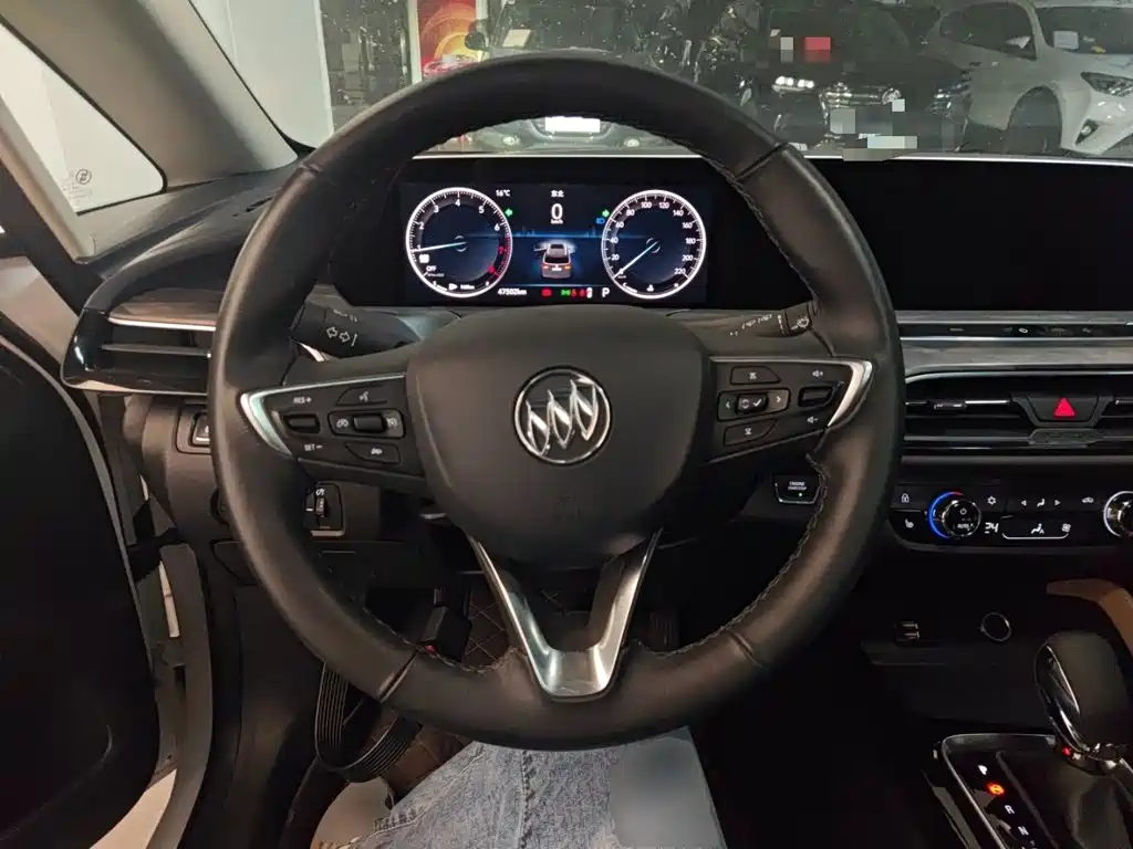 Buick GL6 323 T Light Hybrid Connected Luxury
