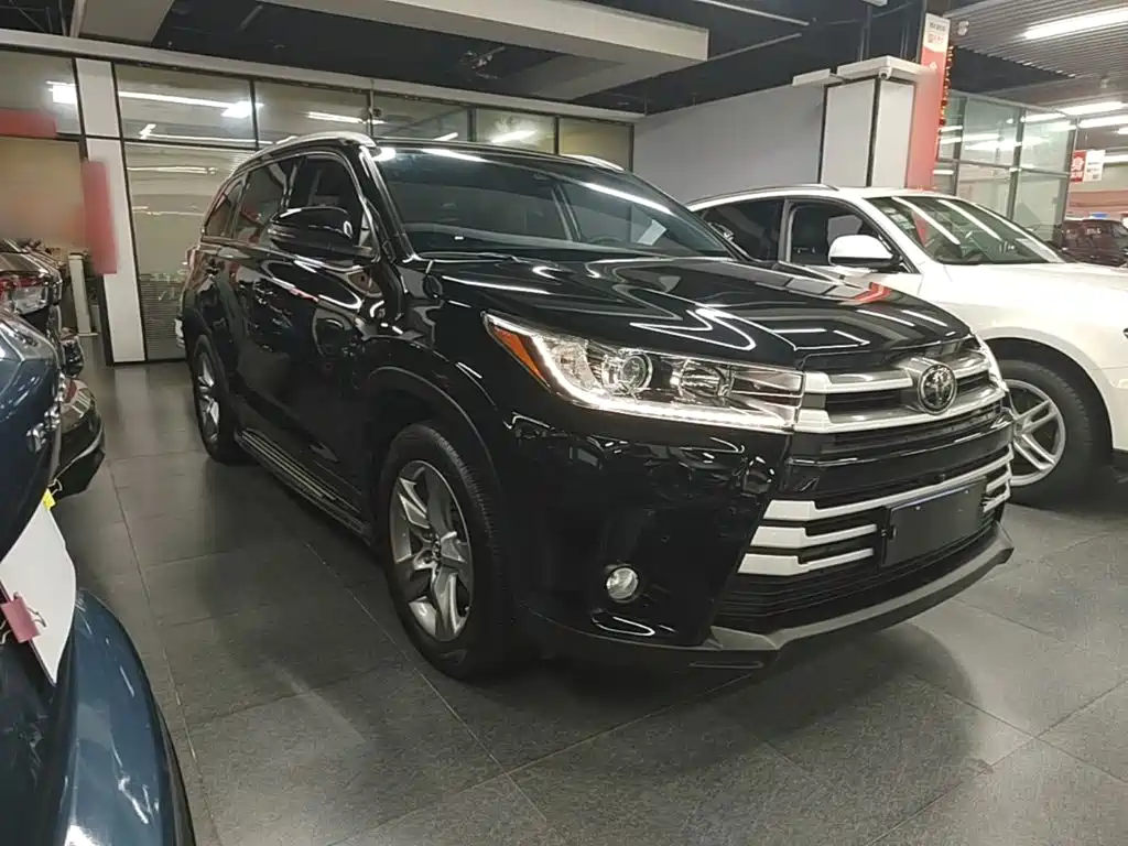 Highlander 2.0 T 4 WD Luxury 7-seat CN-V