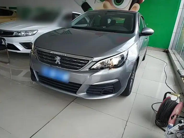 Peugeot 308 1.6 L Manual Fashion