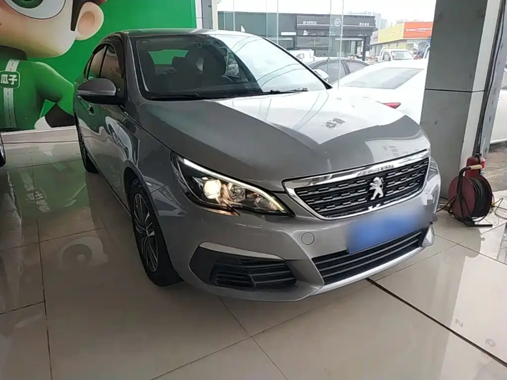 Peugeot 308 1.6 L Manual Fashion