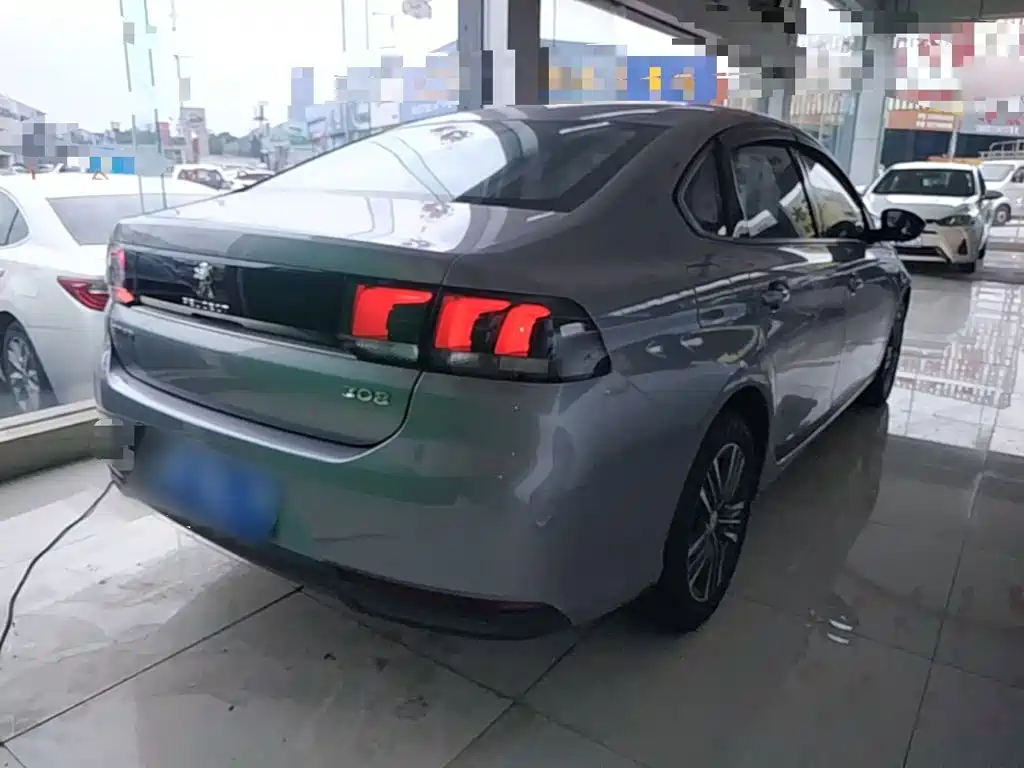 Peugeot 308 1.6 L Manual Fashion