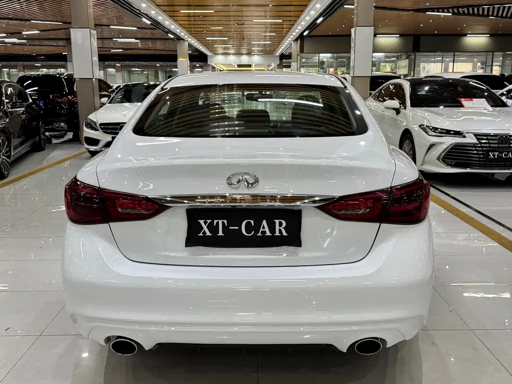 Infiniti Q50 L 2.0 T Progressive Enjoyment CN-V