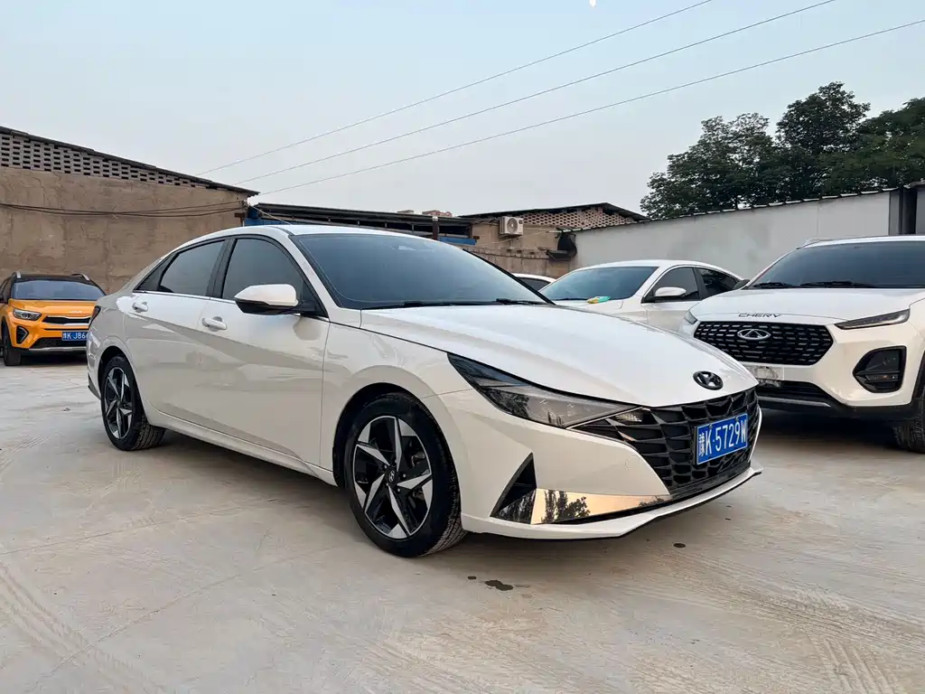 Elantra 1.5 L CVT LUX Distinguished