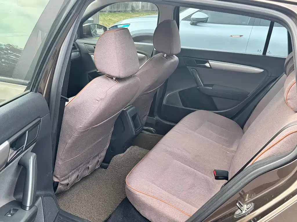 Gran Lavida 1.6 L Auto Style