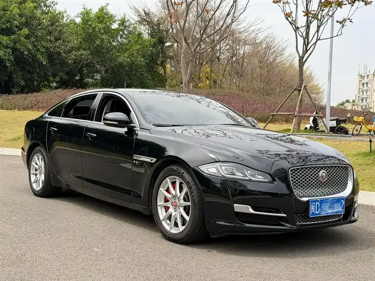 Jaguar XJ XJL 3.0 SC 2 WD Graceful Business