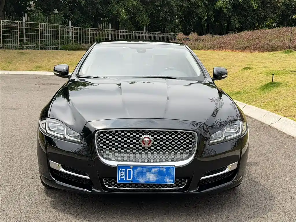 Jaguar XJ XJL 3.0 SC 2 WD Graceful Business