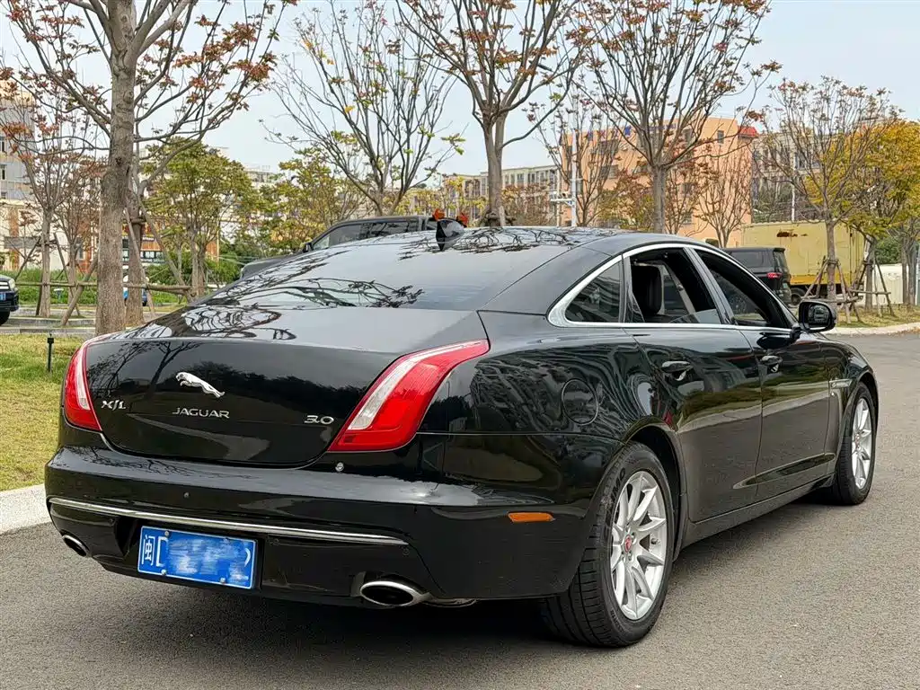 Jaguar XJ XJL 3.0 SC 2 WD Graceful Business