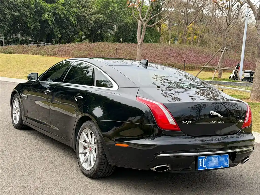 Jaguar XJ XJL 3.0 SC 2 WD Graceful Business