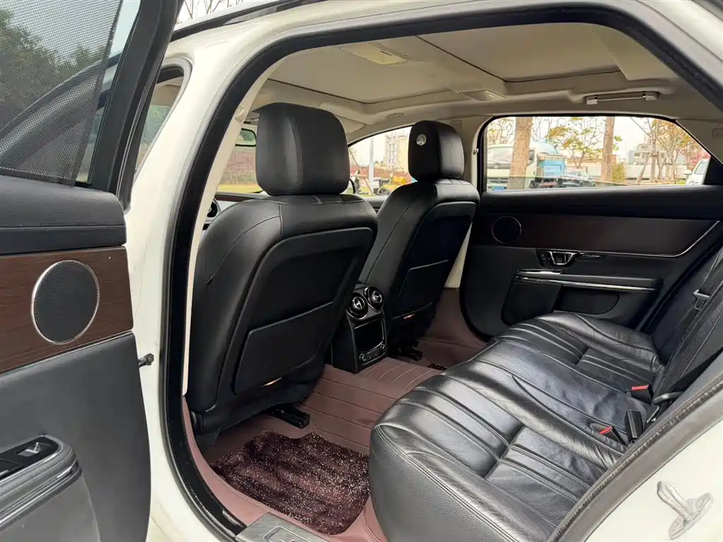 Jaguar XJ XJL 3.0 SC 2 WD Graceful Business