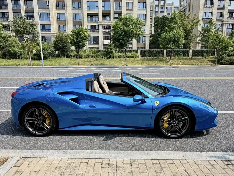Ferrari 488 488 Spider