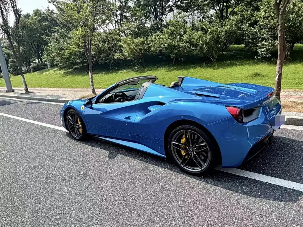 Ferrari 488 488 Spider