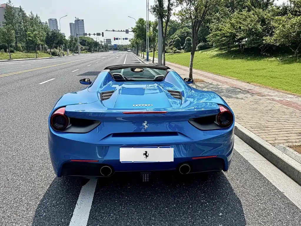 Ferrari 488 488 Spider