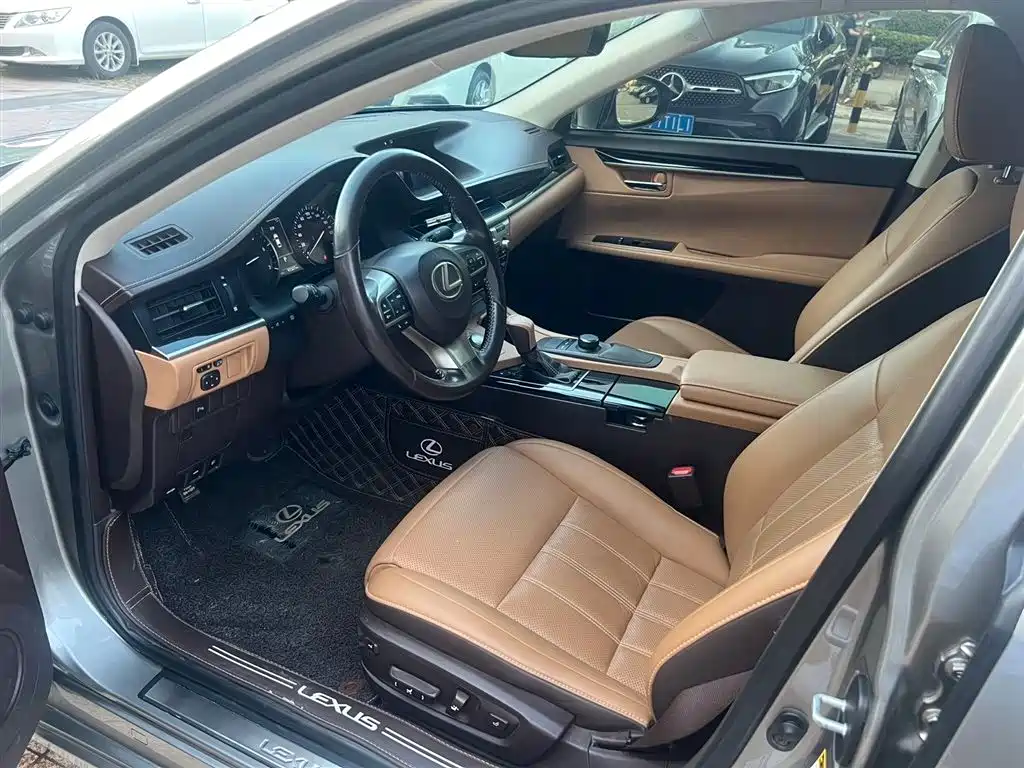 Lexus ES 200 Elite