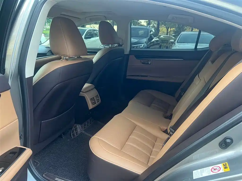 Lexus ES 200 Elite
