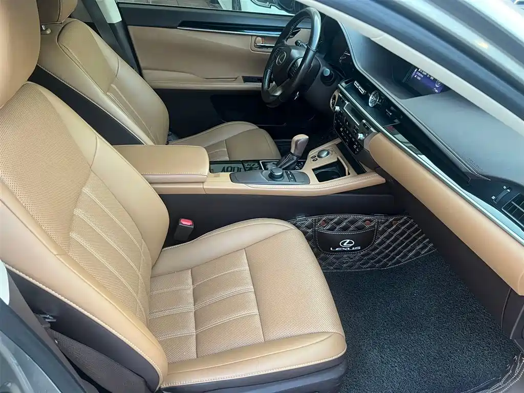 Lexus ES 200 Elite