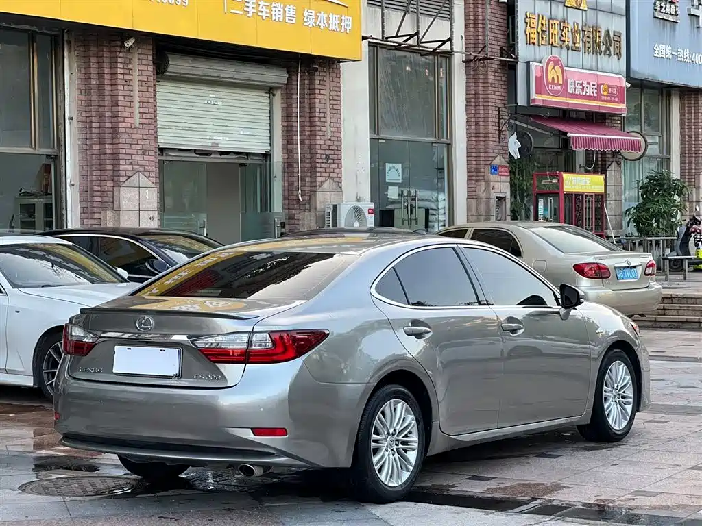 Lexus ES 200 Elite