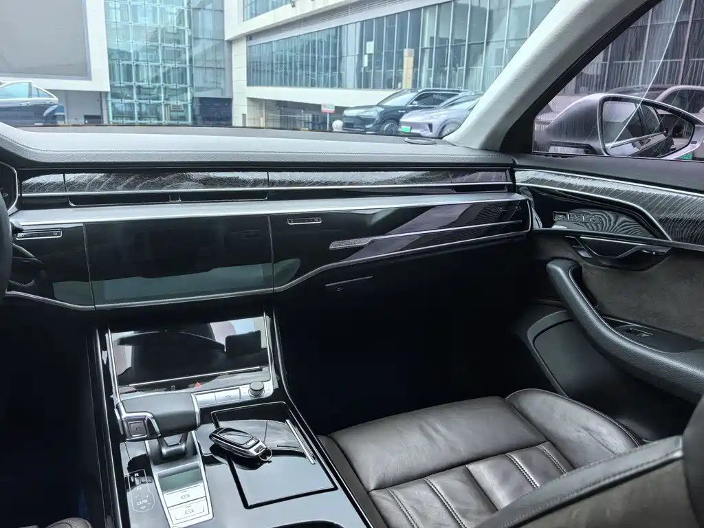 Audi A8 Facelift Plus A8 L 50 TFSI quattro Comfort