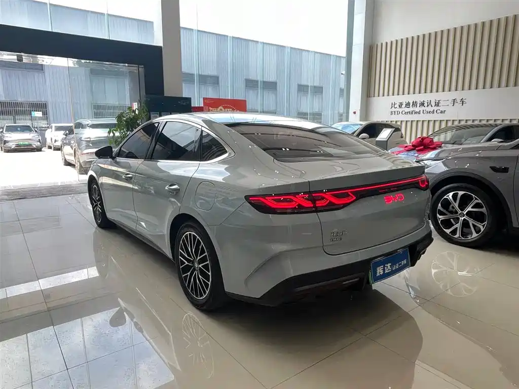 Qin L DM-i 120 KM Outstanding