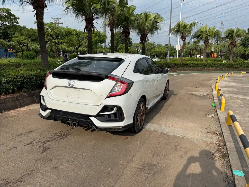 Civic HATCHBACK 220 TURBO CVT New Sharp Control