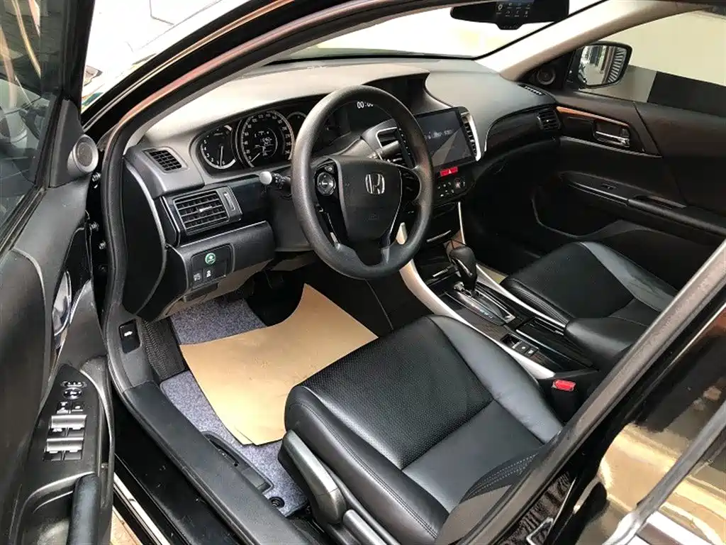 Accord 2.0 L Comfort