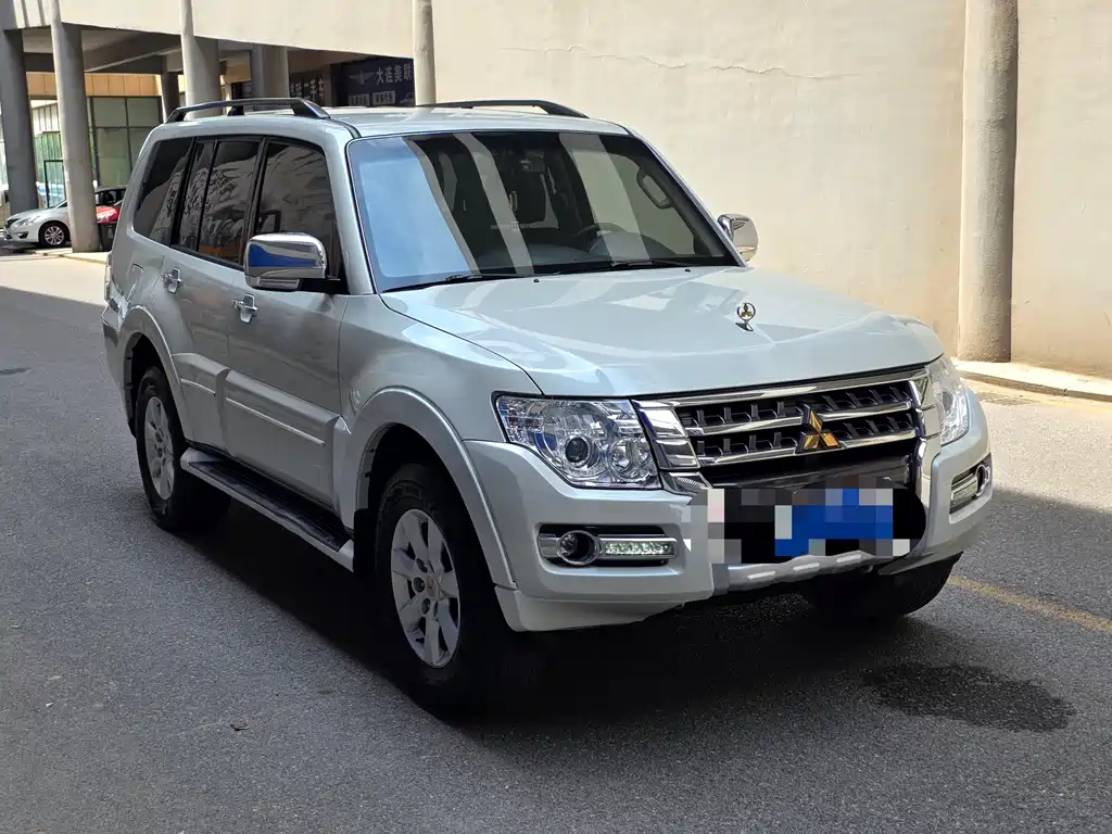 Pajero (Import) 3.0 L Auto Standard