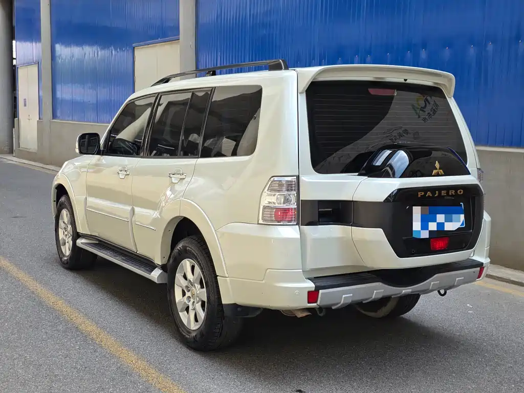 Pajero (Import) 3.0 L Auto Standard